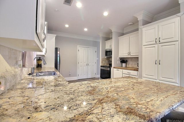 12578 N Lakeshore Dr, Walker, LA 70785