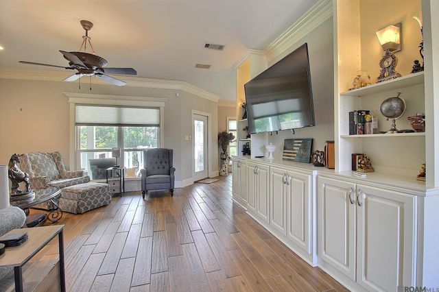 12578 N Lakeshore Dr, Walker, LA 70785