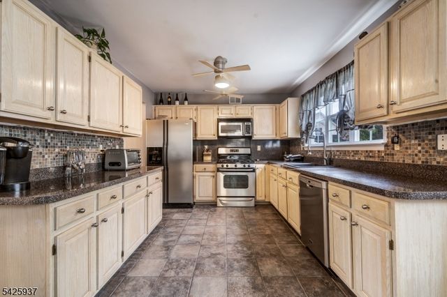 82 Nostrand Rd, Hillsborough Twp., NJ 08844