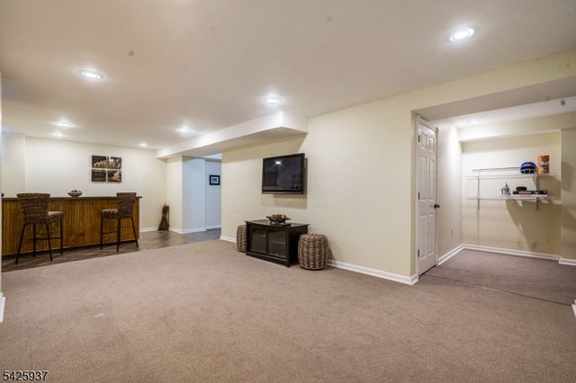 82 Nostrand Rd, Hillsborough Twp., NJ 08844