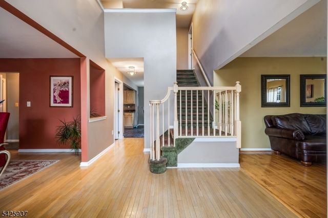 82 Nostrand Rd, Hillsborough Twp., NJ 08844