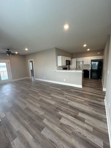 12112-12114 W 33rd St N, Wichita, KS 67205