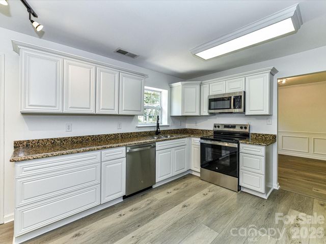 7512 Henderson Park Road, Huntersville, NC 28078