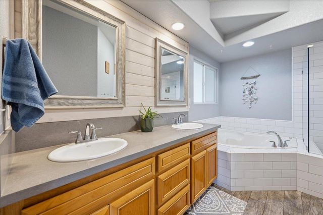 13580 Forest Park Ln, Grass Valley, CA 95945