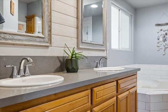 13580 Forest Park Ln, Grass Valley, CA 95945