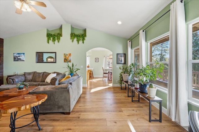 13580 Forest Park Ln, Grass Valley, CA 95945