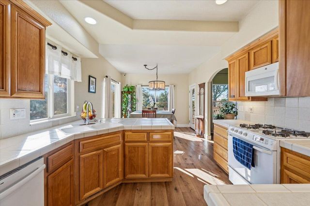 13580 Forest Park Ln, Grass Valley, CA 95945