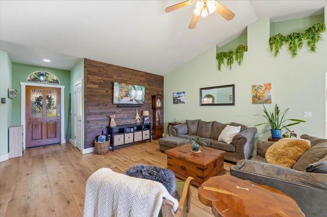 13580 Forest Park Ln, Grass Valley, CA 95945