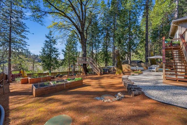 13580 Forest Park Ln, Grass Valley, CA 95945