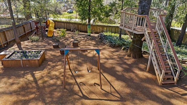 13580 Forest Park Ln, Grass Valley, CA 95945