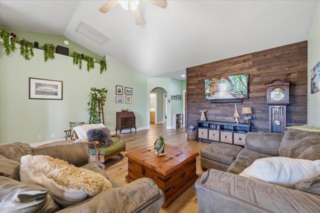 13580 Forest Park Ln, Grass Valley, CA 95945