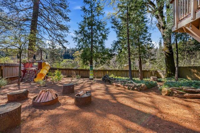 13580 Forest Park Ln, Grass Valley, CA 95945