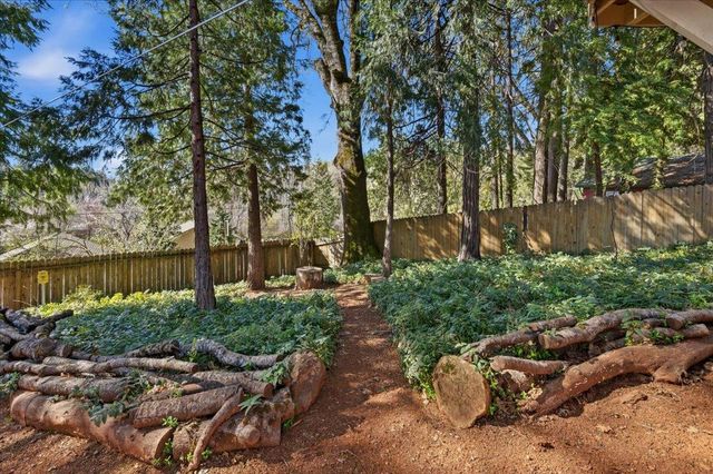 13580 Forest Park Ln, Grass Valley, CA 95945