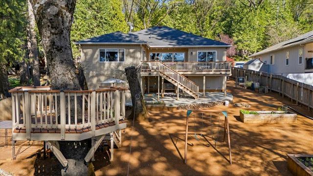 13580 Forest Park Ln, Grass Valley, CA 95945