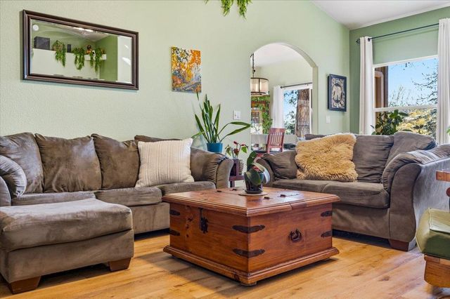 13580 Forest Park Ln, Grass Valley, CA 95945