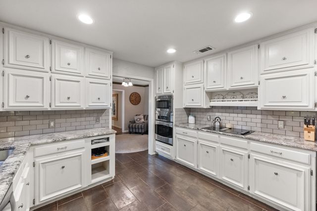 3504 Lake Champlain Drive, Arlington, TX 76016