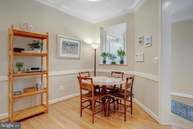 1925 LOGAN MANOR DR, Reston, VA 20190