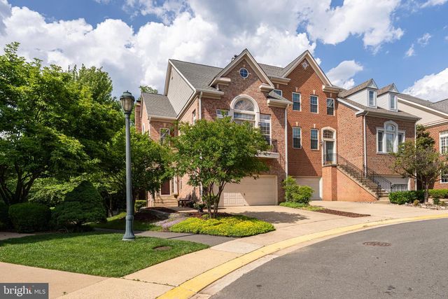 1925 LOGAN MANOR DR, Reston, VA 20190