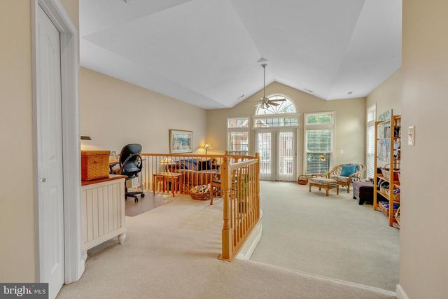 1925 LOGAN MANOR DR, Reston, VA 20190