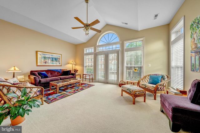 1925 LOGAN MANOR DR, Reston, VA 20190