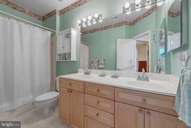 1925 LOGAN MANOR DR, Reston, VA 20190