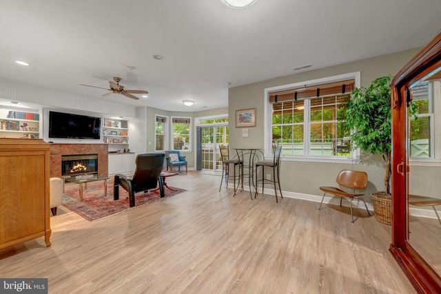 1925 LOGAN MANOR DR, Reston, VA 20190