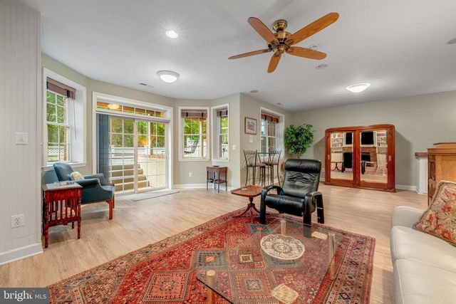 1925 LOGAN MANOR DR, Reston, VA 20190
