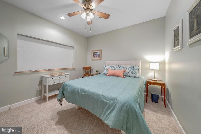 1925 LOGAN MANOR DR, Reston, VA 20190