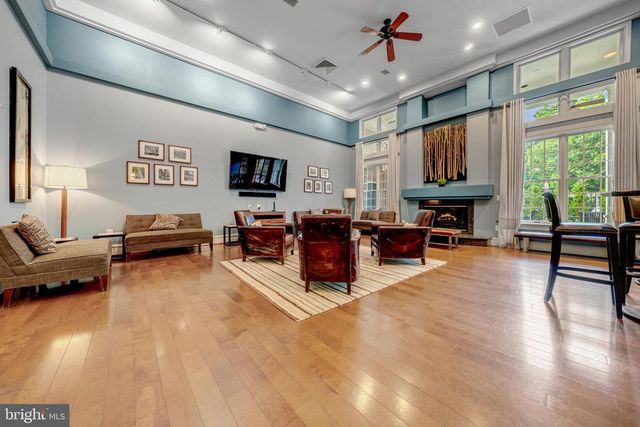 1925 LOGAN MANOR DR, Reston, VA 20190