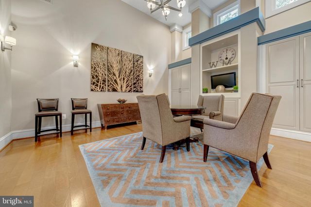 1925 LOGAN MANOR DR, Reston, VA 20190
