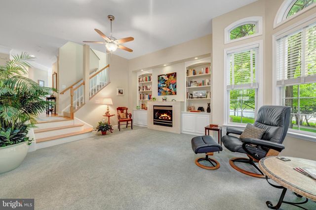 1925 LOGAN MANOR DR, Reston, VA 20190