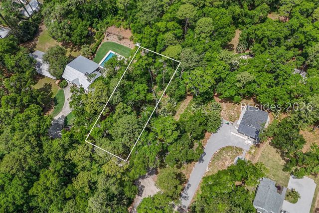 10 Crystal Beach Ln, Bluffton, SC 29910