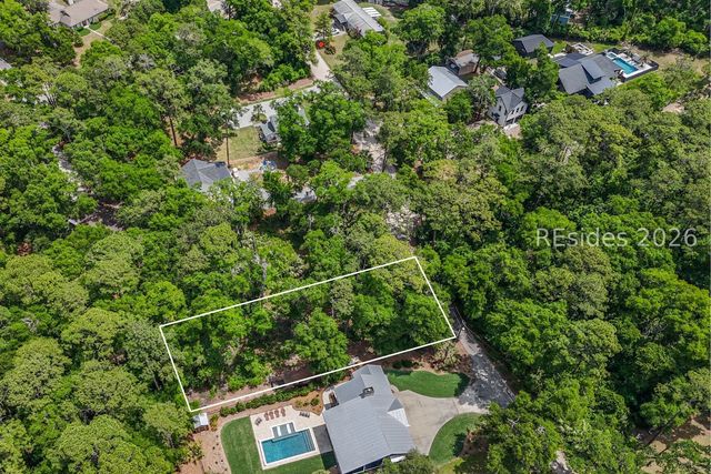 10 Crystal Beach Ln, Bluffton, SC 29910