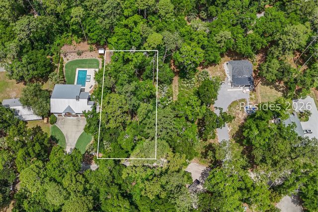 10 Crystal Beach Ln, Bluffton, SC 29910