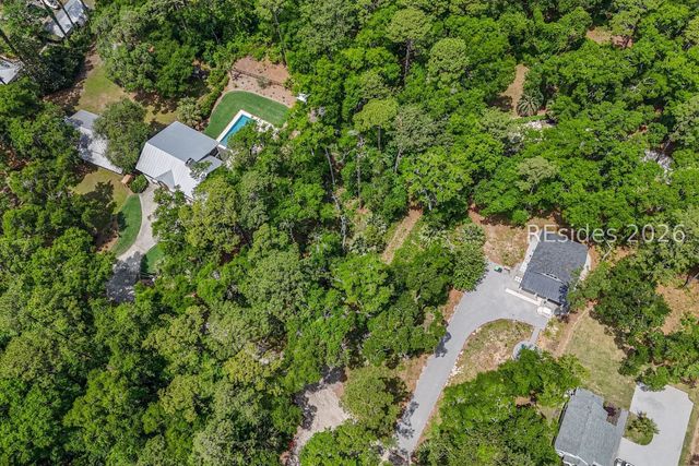 10 Crystal Beach Ln, Bluffton, SC 29910