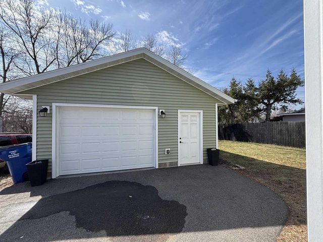 909 GRAND AVENUE, Merrill, WI 54452