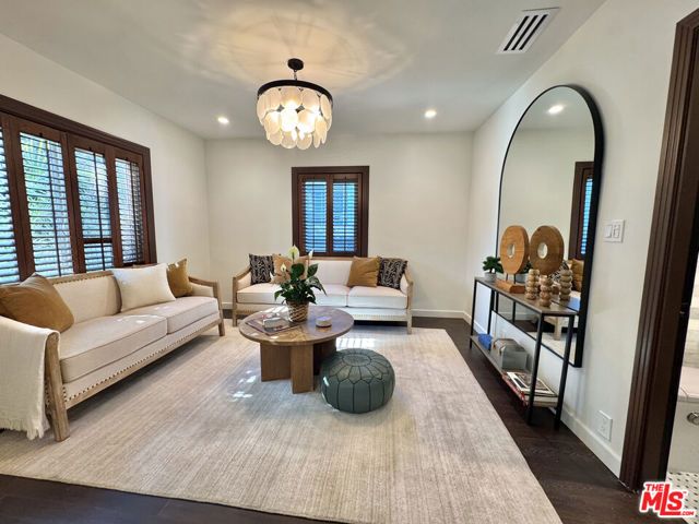 636 N Curson Avenue, Los Angeles, CA 90036
