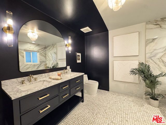 636 N Curson Avenue, Los Angeles, CA 90036