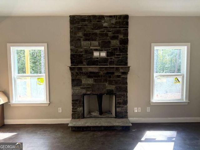 303 Spring Lake Cove, White, GA 30184