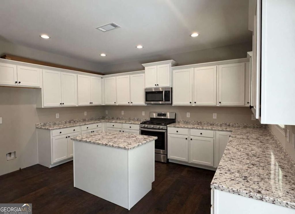 303 Spring Lake Cove, White, GA 30184 — photo 5