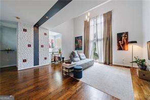1380 Stirling Circle NW 26, Atlanta, GA 30318