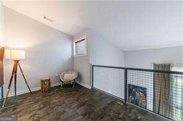 1380 Stirling Circle NW 26, Atlanta, GA 30318