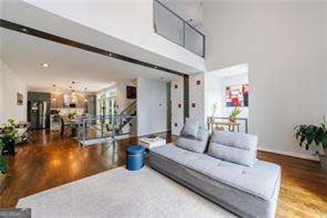 1380 Stirling Circle NW 26, Atlanta, GA 30318