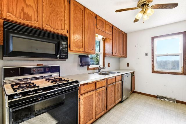 548 82nd Avenue NE, Spring Lake Park, MN 55432