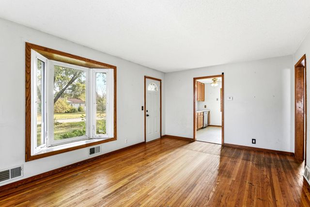 548 82nd Avenue NE, Spring Lake Park, MN 55432