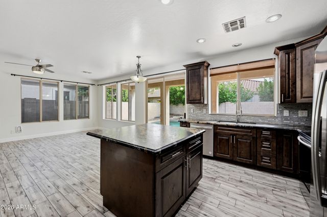 563 E KRISTA Way, Tempe, AZ 85284