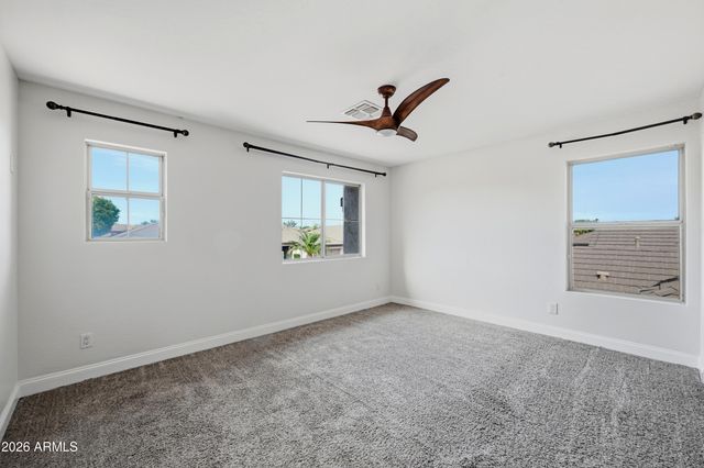 563 E KRISTA Way, Tempe, AZ 85284