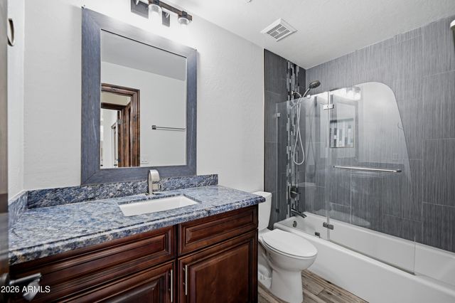 563 E KRISTA Way, Tempe, AZ 85284
