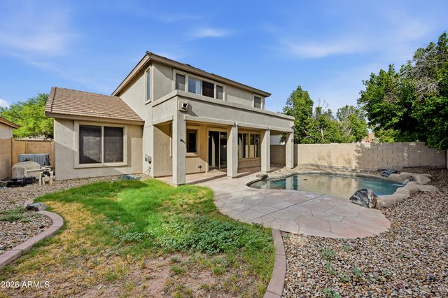 563 E KRISTA Way, Tempe, AZ 85284