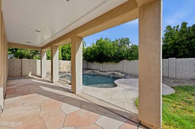 563 E KRISTA Way, Tempe, AZ 85284